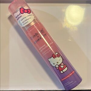 The crème shop x Hello Kitty Makeup Perfecting Mist